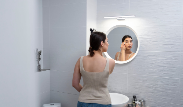 Kako osvijetliti ogledalo u kupaonici? Kolika snaga žarulje za kupaonicu?