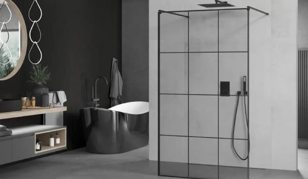 Crna kupaonica – inspiracije za elegantno i originalno uređenje 